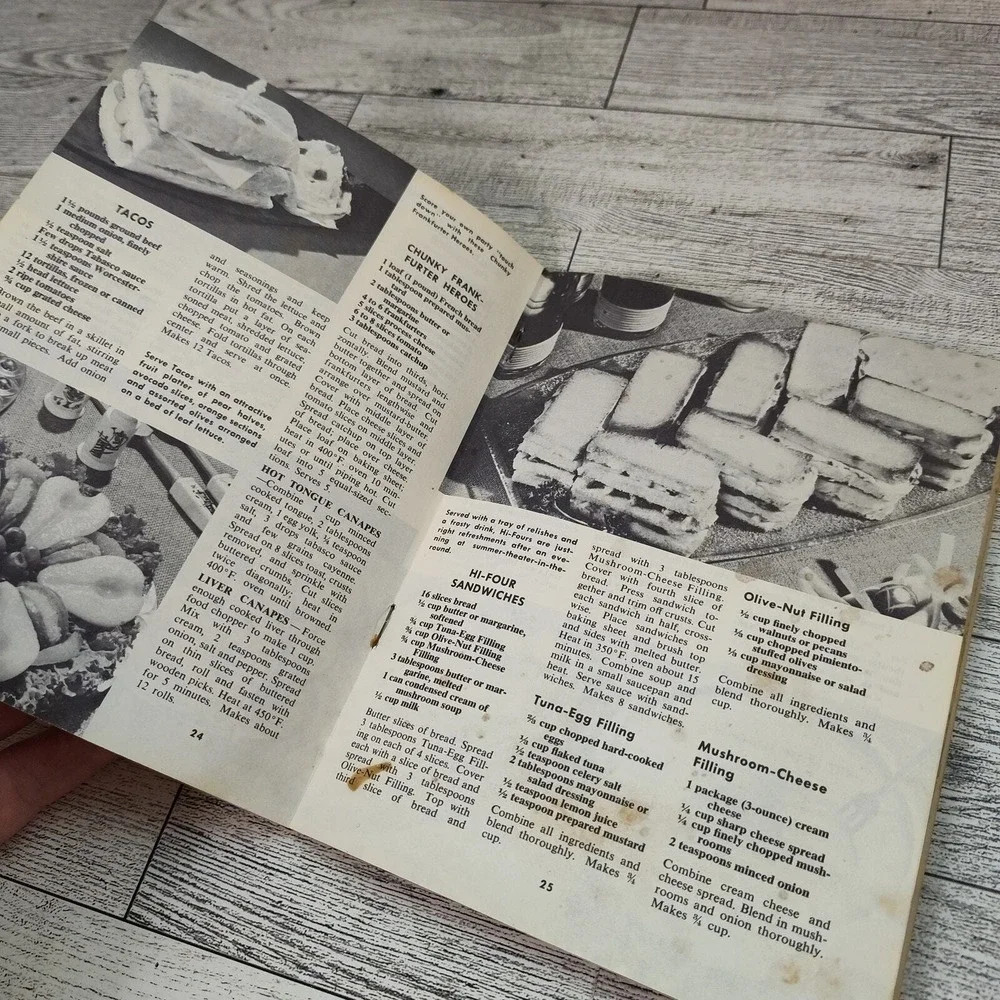 250 Tasty Snack Ideas for Entertaining Cookbook Booklet 1970 Vtg‎ Culinary Arts